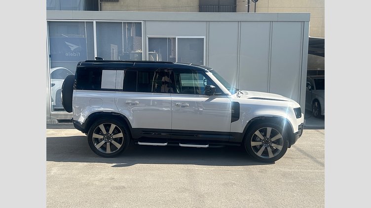 2025 認定中古車 Land Rover Defender 110 ボラスコグレイ P300e プラグインハイブリッド X-Dynamic HSE