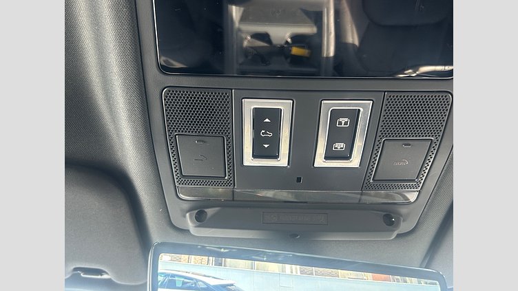 2025 認定中古車 Land Rover Defender 110 ボラスコグレイ P300e プラグインハイブリッド X-Dynamic HSE