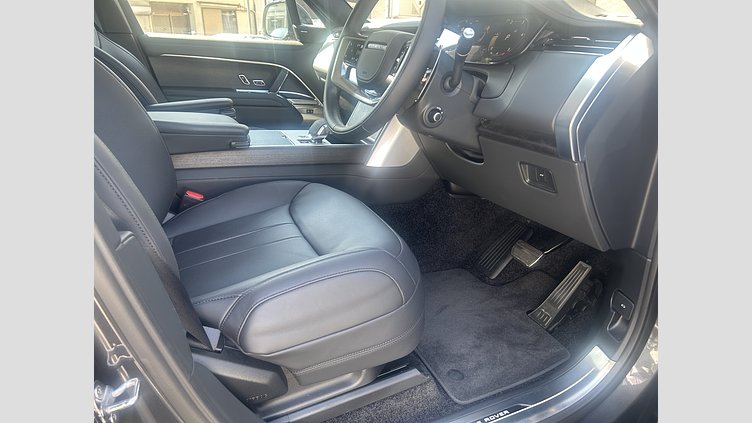 2025 認定中古車 Land Rover Range Rover カルパチアングレイ D350 AWD MHEV（AT） スタンダードホイールベース SE