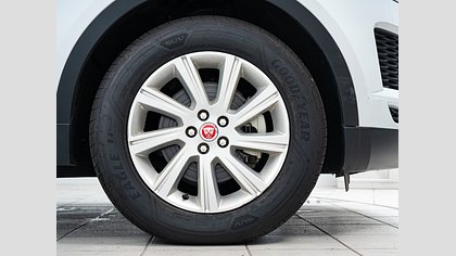 E-Pace 8