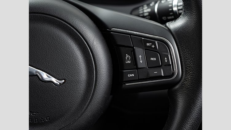 2018 認定中古車 Jaguar E-Pace ユーロン ホワイト D180 オートマチック全輪駆動 S  D180