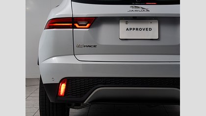 E-Pace 9