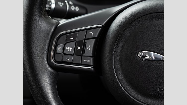 2018 認定中古車 Jaguar E-Pace ユーロン ホワイト D180 オートマチック全輪駆動 S  D180