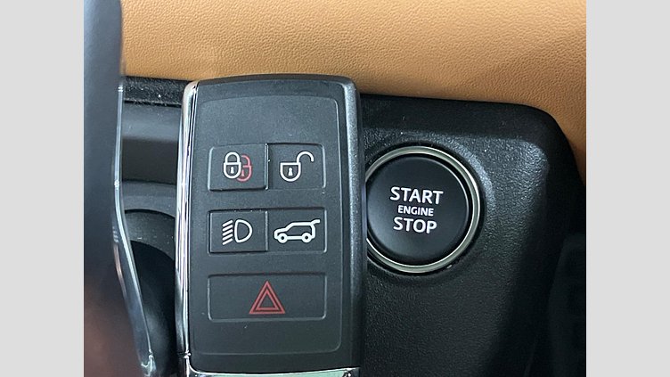 2023 認定中古車 Land Rover Defender 110 サントリーニブラック D300 AWD（AT） X-DYNAMIC HSE
