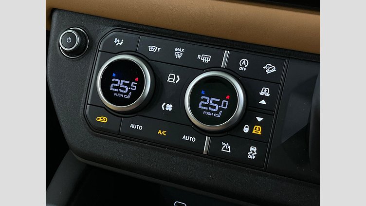 2023 認定中古車 Land Rover Defender 110 サントリーニブラック D300 AWD（AT） X-DYNAMIC HSE