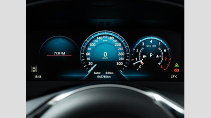F-Pace 15