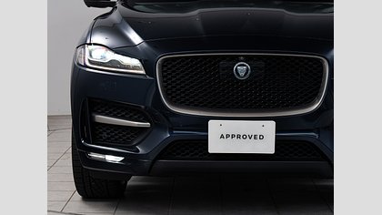 F-Pace 9