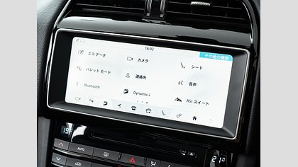F-Pace 21