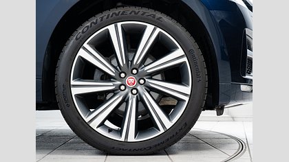 F-Pace 8