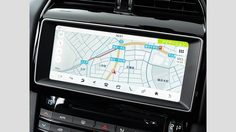 2016 認定中古車 Jaguar F-Pace Loire Blue AWD Ｒ－スポーツ　35ｔ
