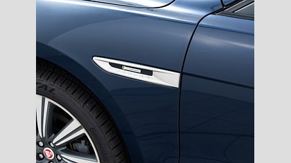 F-Pace 18
