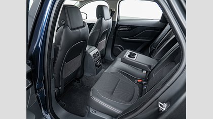 F-Pace 4