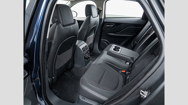 2016 認定中古車 Jaguar F-Pace Loire Blue AWD Ｒ－スポーツ　35ｔ