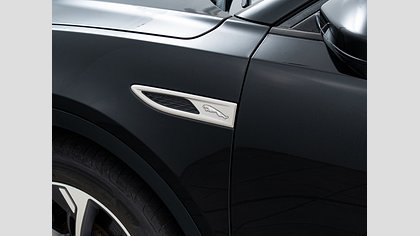 E-Pace 18