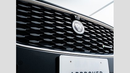 E-Pace 9