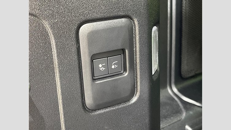 2023 認定中古車 Land Rover Defender 110 サントリーニブラック D300 AWD（AT） X-DYNAMIC HSE