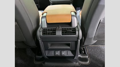Defender 110 57