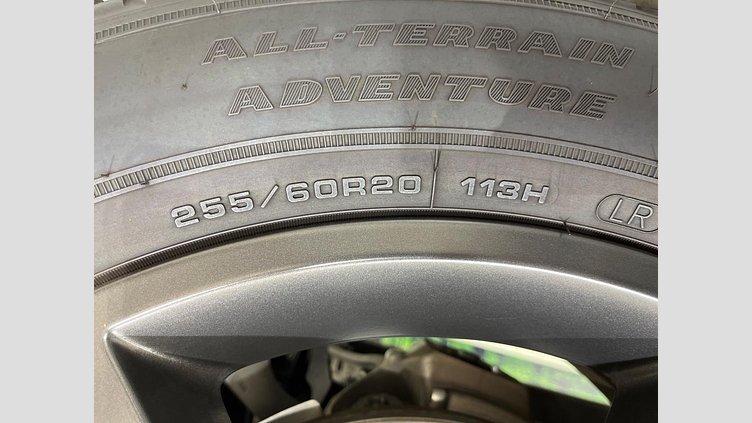 2023 認定中古車 Land Rover Defender 110 サントリーニブラック D300 AWD（AT） X-DYNAMIC HSE