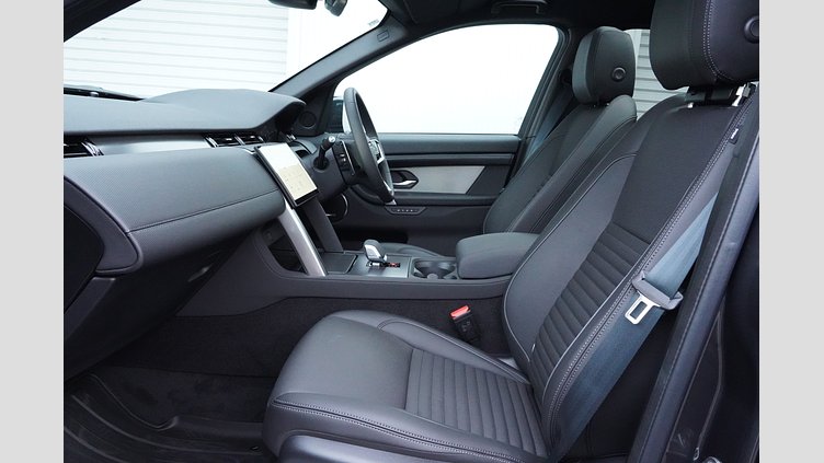 2025 認定中古車 Land Rover Discovery Sport カルパチアングレイ プラグインハイブリッド（ガソリン） 標準ホイール Dynamic SE