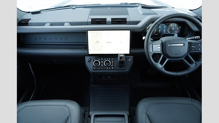 2025 認定中古車 Land Rover Defender 90 フジホワイト D350 ディーゼルマイルドハイブリッド X-Dynamic HSE