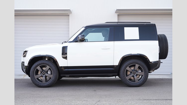 2025 認定中古車 Land Rover Defender 90 フジホワイト D350 ディーゼルマイルドハイブリッド X-Dynamic HSE
