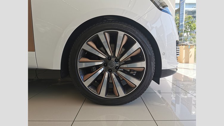 2023 認定中古車 Land Rover Range Rover オストゥーニパールホワイト P530 AWD（AT） スタンダードホイールベース SV