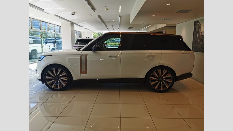 2023 認定中古車 Land Rover Range Rover オストゥーニパールホワイト P530 AWD（AT） スタンダードホイールベース SV