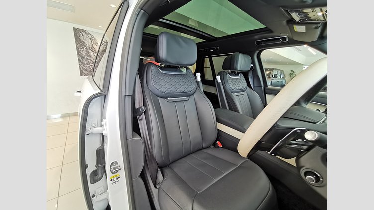2023 認定中古車 Land Rover Range Rover オストゥーニパールホワイト P530 AWD（AT） スタンダードホイールベース SV