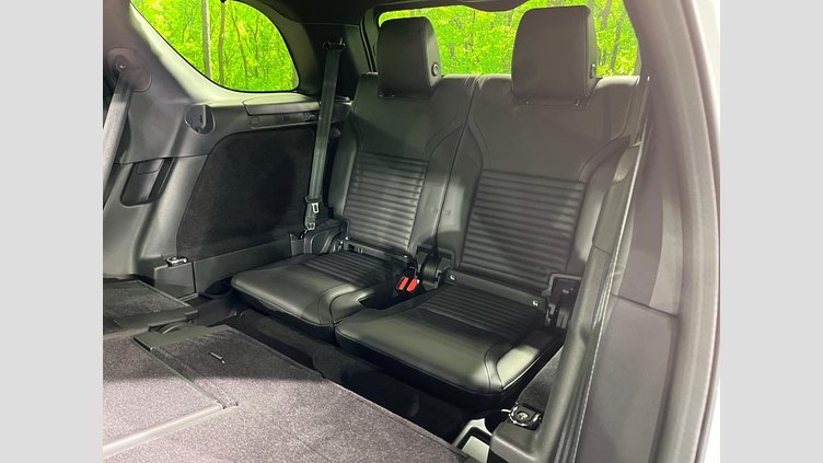 2024 認定中古車 Land Rover Discovery フジホワイト D350マイルドハイブリッド（ディーゼル） Dynamic SE