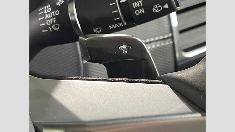 2024 認定中古車 Land Rover Discovery フジホワイト D350マイルドハイブリッド（ディーゼル） Dynamic SE