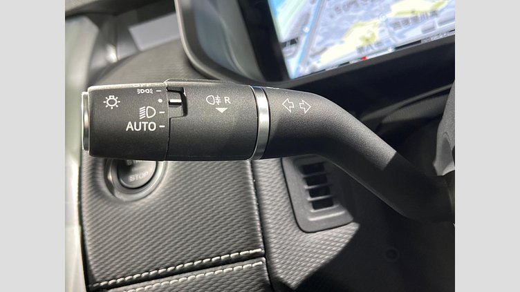 2024 認定中古車 Land Rover Discovery フジホワイト D350マイルドハイブリッド（ディーゼル） Dynamic SE