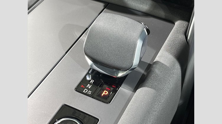 2024 認定中古車 Land Rover Discovery フジホワイト D350マイルドハイブリッド（ディーゼル） Dynamic SE