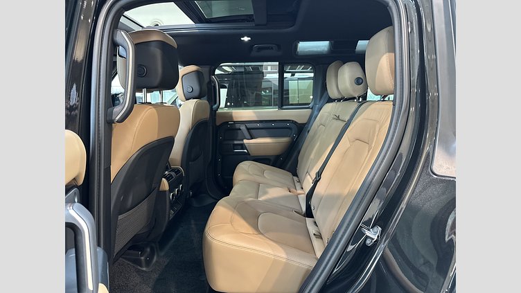 2026 Nowy Land Rover Defender 110 Santorini Black D350 MHEV z silnikiem wysokoprężnym X-Dynamic HSE