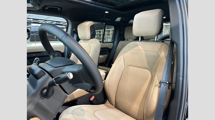 2026 Nowy Land Rover Defender 110 Santorini Black D350 MHEV z silnikiem wysokoprężnym X-Dynamic HSE