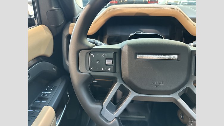 2026 Nowy Land Rover Defender 110 Santorini Black D350 MHEV z silnikiem wysokoprężnym X-Dynamic HSE