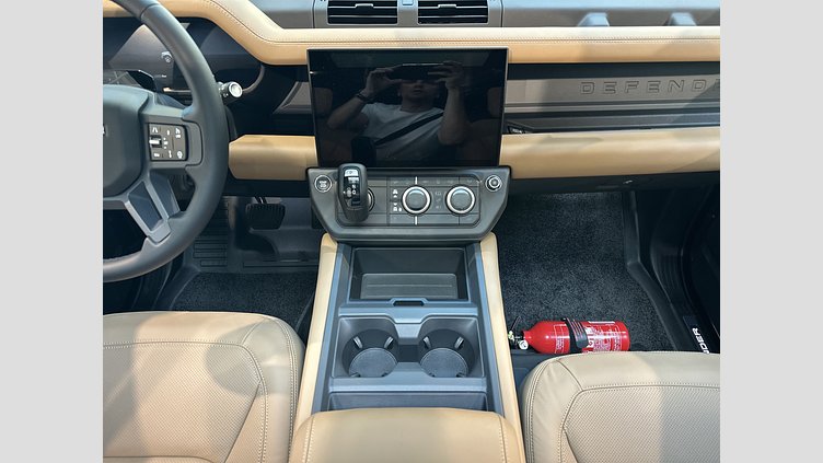 2026 Nowy Land Rover Defender 110 Santorini Black D350 MHEV z silnikiem wysokoprężnym X-Dynamic HSE