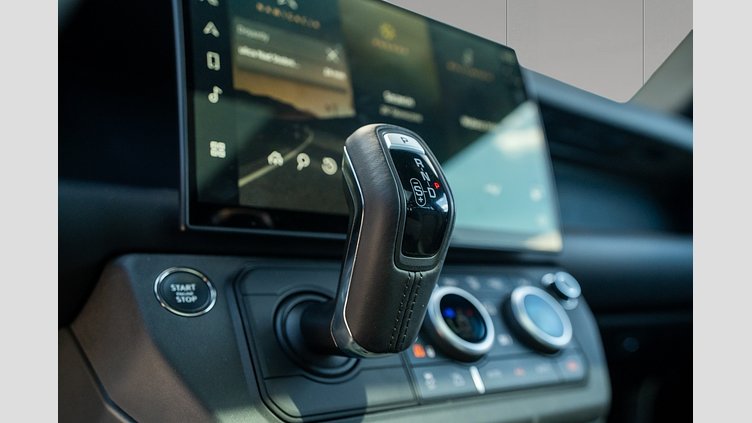 2025 Approved Land Rover Defender 110 Borasco Grey P425 z silnikiem benzynowym V8 X-Dynamic HSE