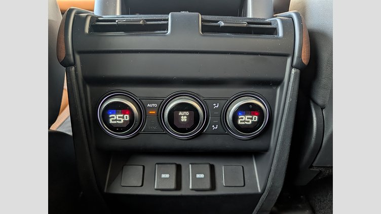 2023 認定中古車 Land Rover Defender 110 カルパチアングレイ D300 AWD（AT） X-DYNAMIC HSE