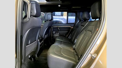 Defender 110 11