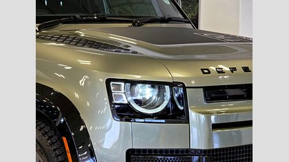 Defender 110 2