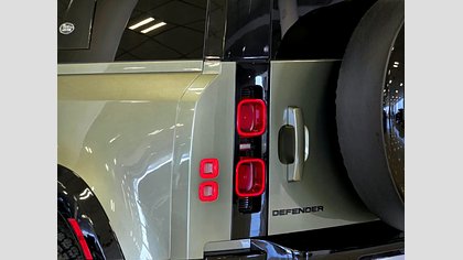 Defender 110 7