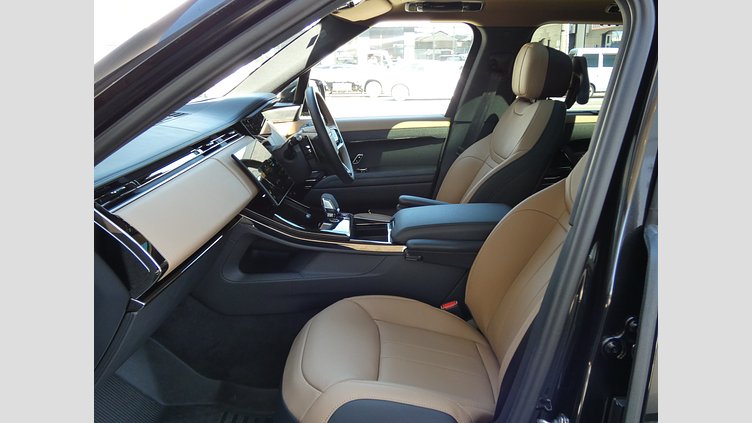 2024 認定中古車 Land Rover Range Rover Sport サントリーニブラック P550eプラグインハイブリッド（ガソリン） スタンダードホイールベース Autobiography