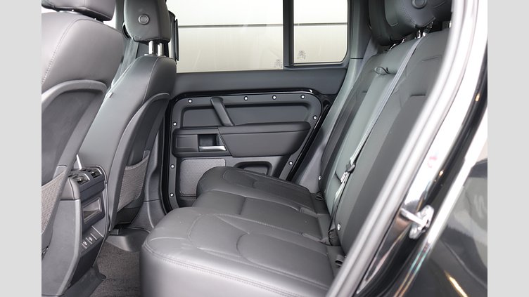 2023 認定中古車 Land Rover Defender 110 Santorini Black 3.0 litre i6D S