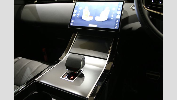 2025 認定中古車 Land Rover Range Rover Evoque サントリーニブラック プラグインハイブリッド（ガソリン） DYNAMIC HSE
