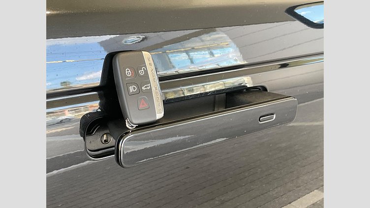 2019 認定中古車 Land Rover Range Rover Velar サントリーニブラック D180 R-DYNAMIC S