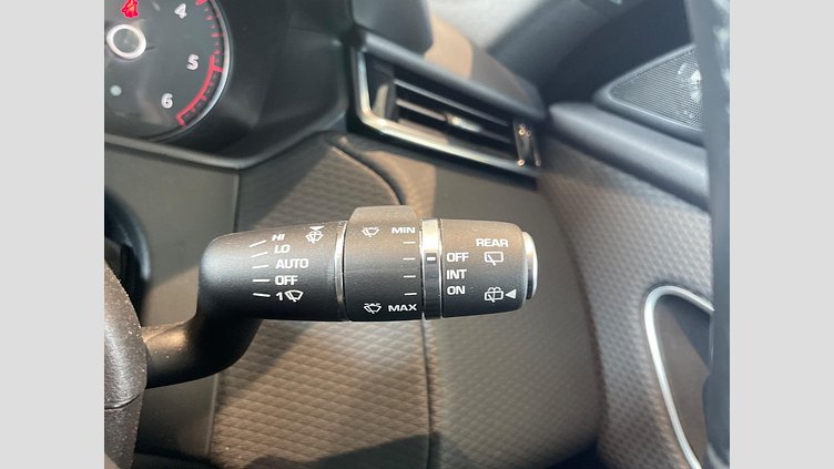 2019 認定中古車 Land Rover Range Rover Velar サントリーニブラック D180 R-DYNAMIC S