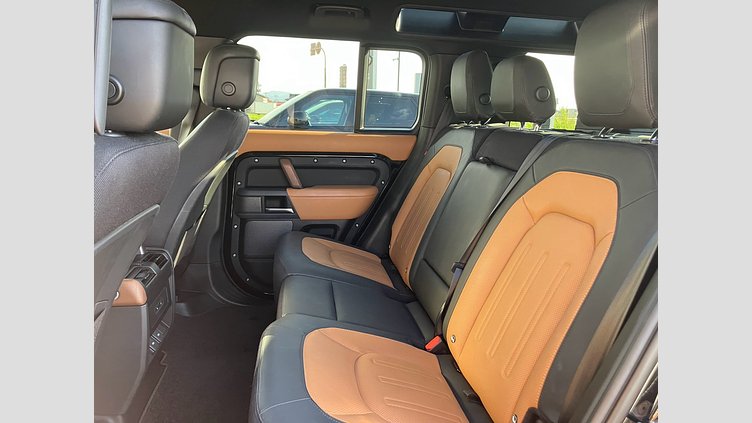 2022 認定中古車 Land Rover Defender 110 サントリーニブラック D300 AWD（AT） X