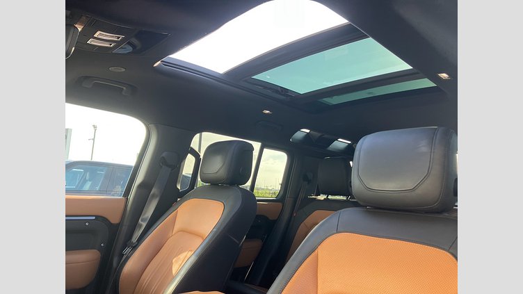 2022 認定中古車 Land Rover Defender 110 サントリーニブラック D300 AWD（AT） X
