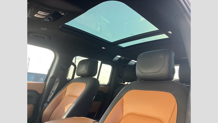 2022 認定中古車 Land Rover Defender 110 サントリーニブラック D300 AWD（AT） X