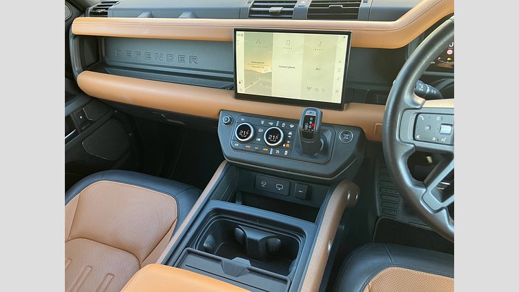 2022 認定中古車 Land Rover Defender 110 サントリーニブラック D300 AWD（AT） X